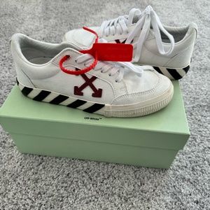 Off-White Vulcanized Low 'White Violet'